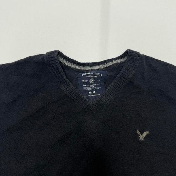 American Eagle Navy V-Neck Knit Sweater Medium Classic Casual Men’s Layering - Picture 3 of 4